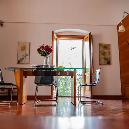 La Finestra Sulla Piazza Apartment